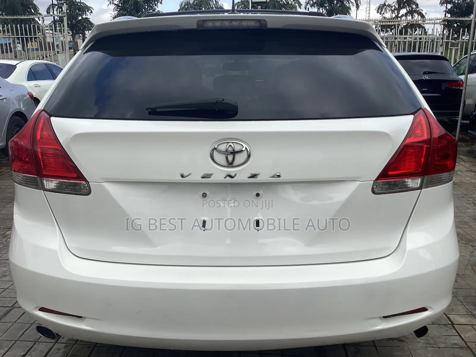 Toyota Venza 2011 White