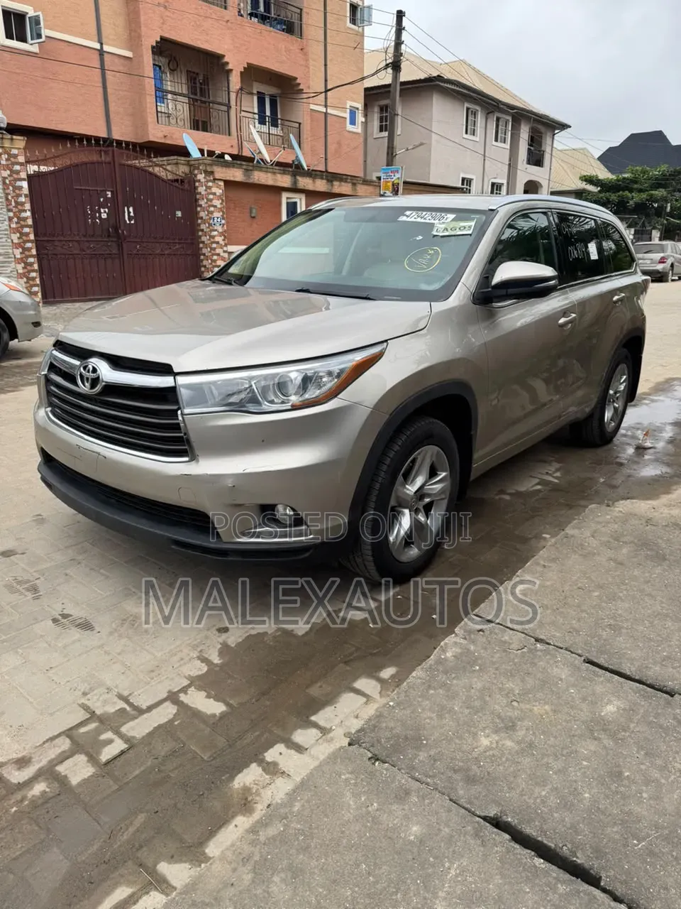 Toyota Highlander Limited 4dr SUV (3.5L 6cyl 6A) 2014 Gold