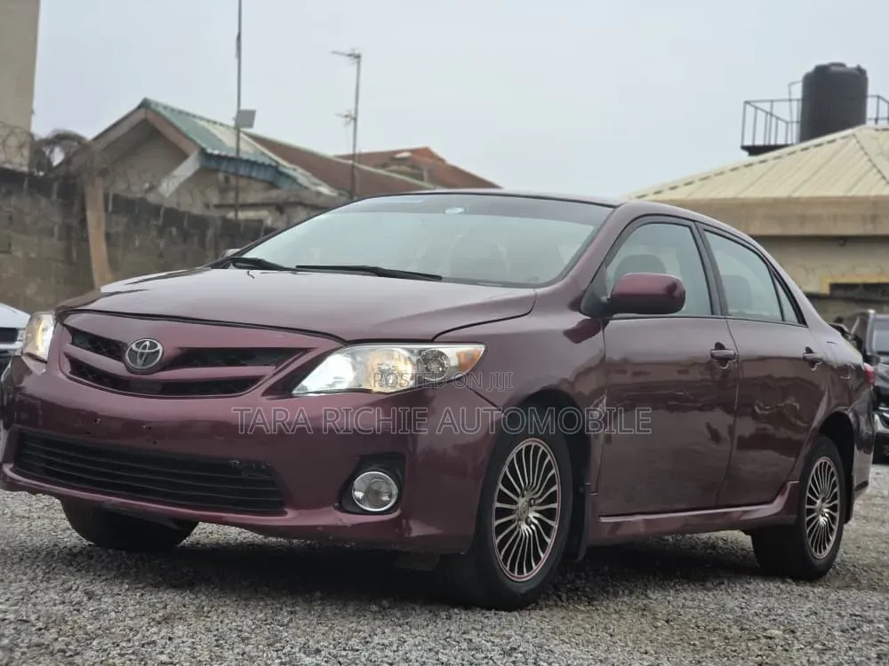 Toyota Corolla S 4dr Sedan (1.8L 4cyl 4A) 2012 Maroon