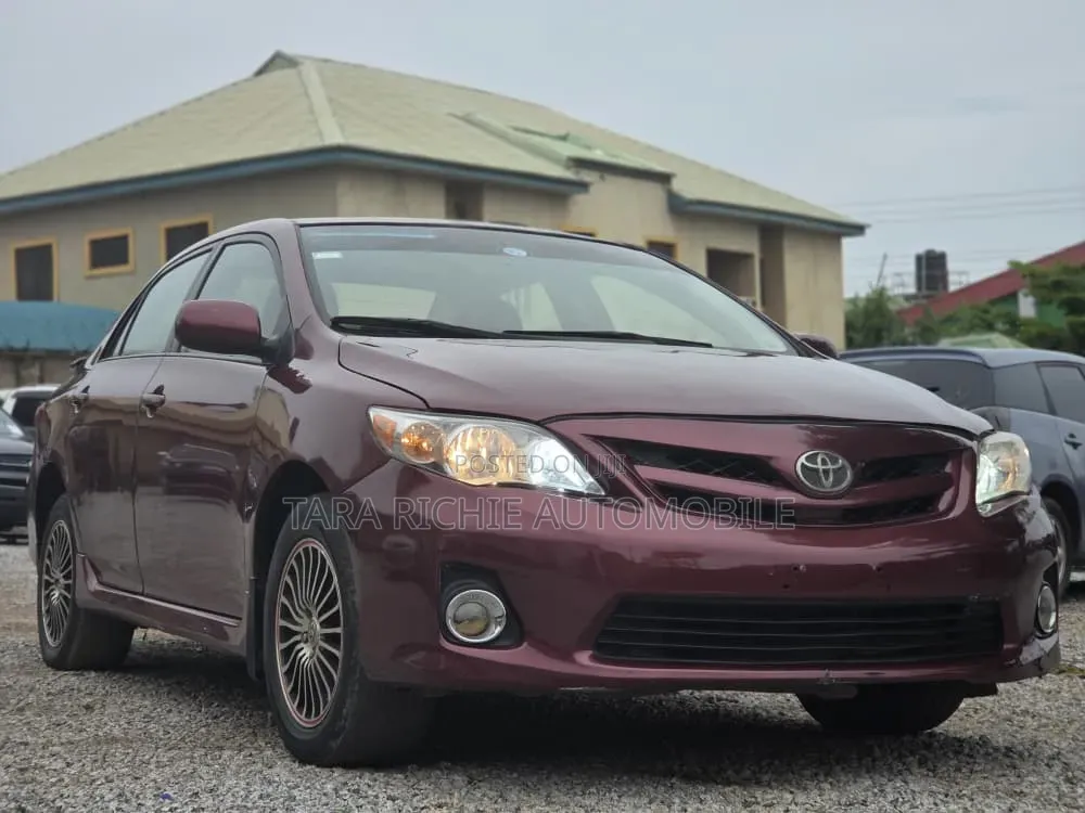 Toyota Corolla S 4dr Sedan (1.8L 4cyl 4A) 2012 Maroon