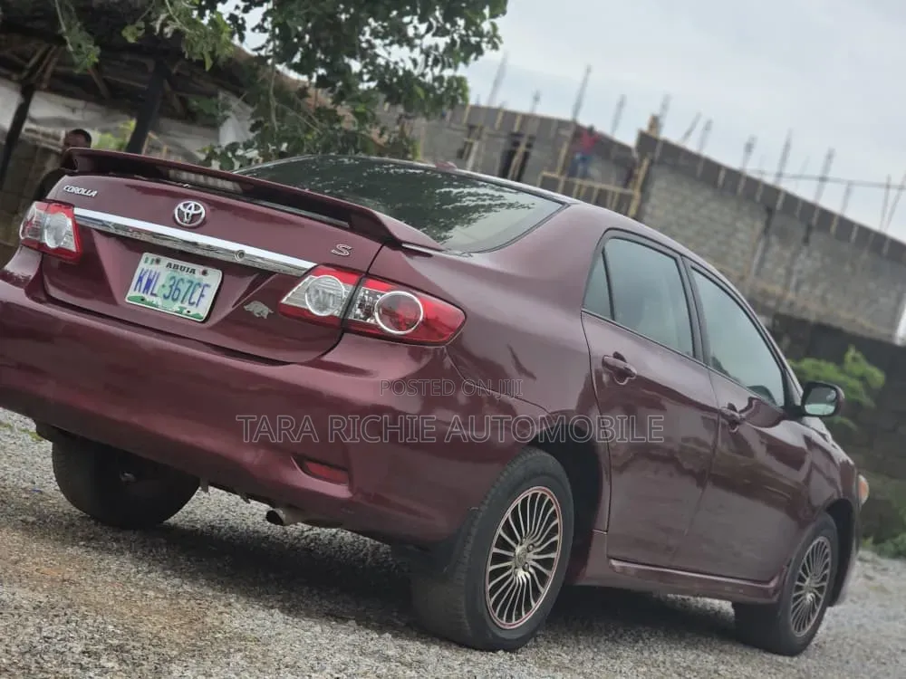 Toyota Corolla S 4dr Sedan (1.8L 4cyl 4A) 2012 Maroon