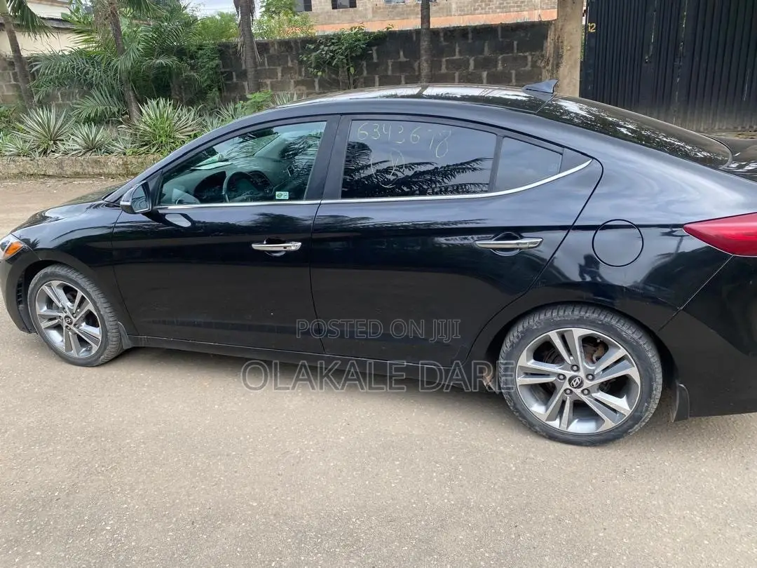 Hyundai Elantra 2018 Black