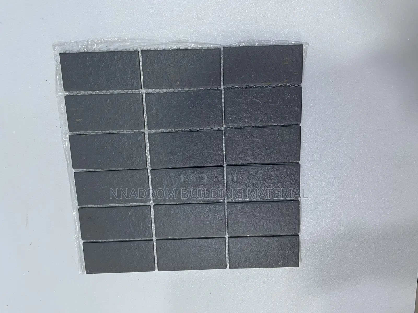 2/4 Dark Grey Mosaic Brick S