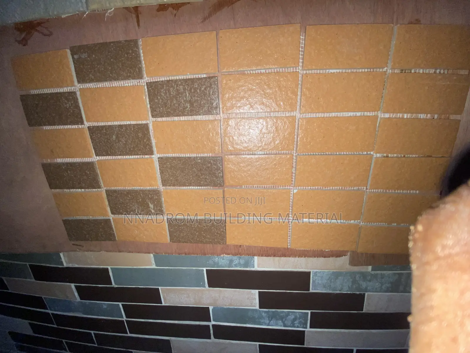 2/4 Orange Mosaic Bricks
