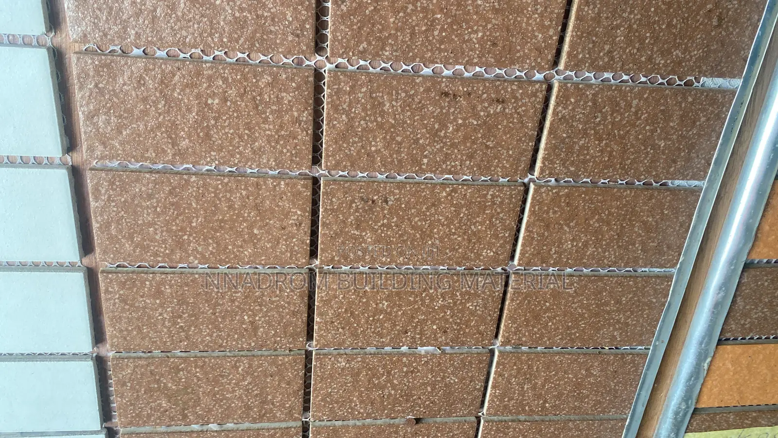 2/4 Orange Mosaic Bricks
