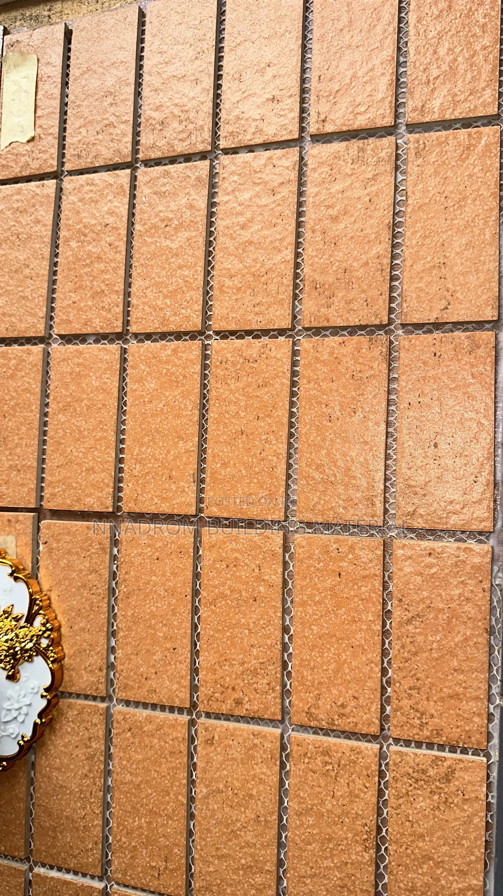 2/4 Orange Mosaic Bricks