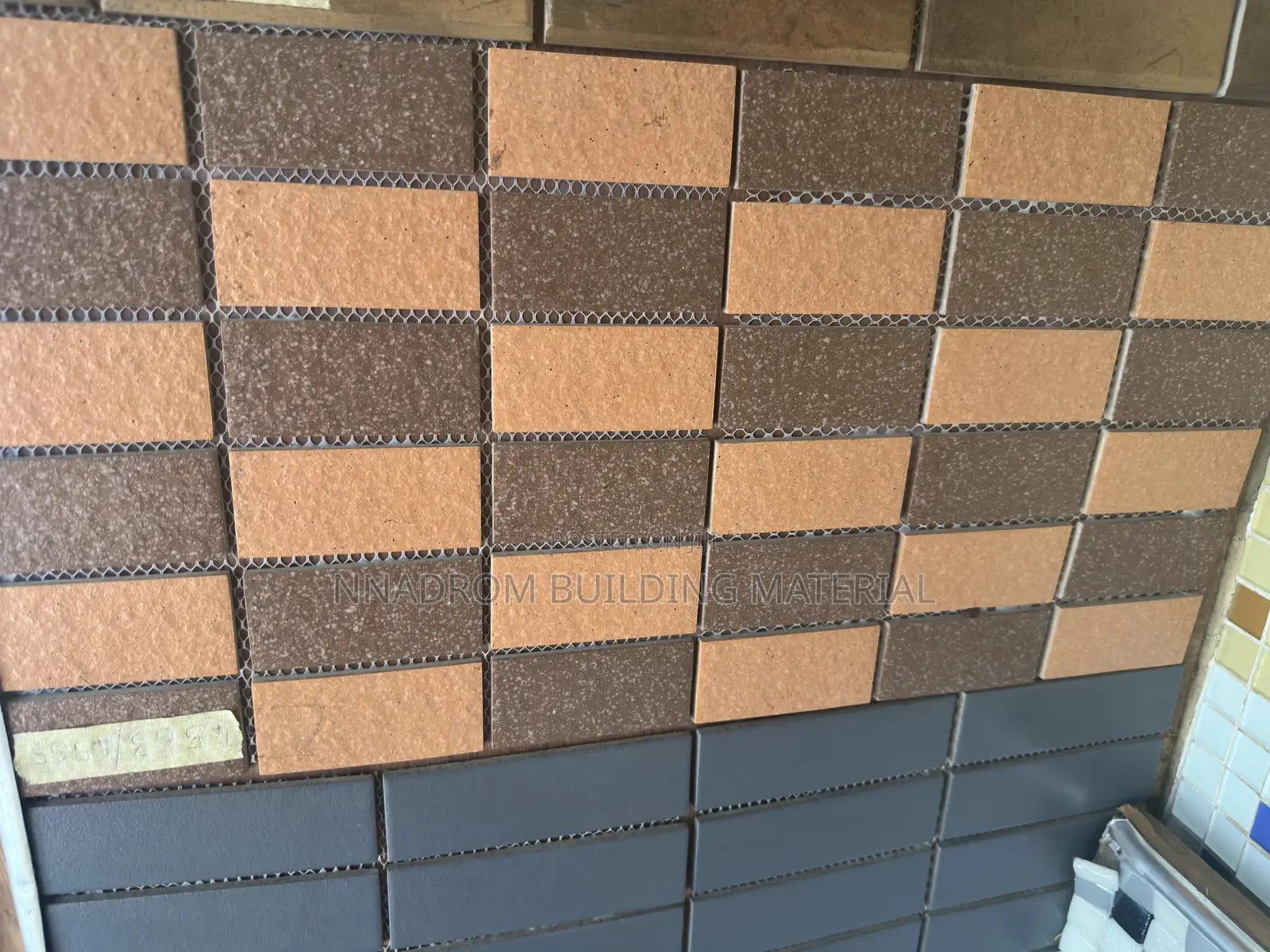 2/4 Orange Mosaic Bricks