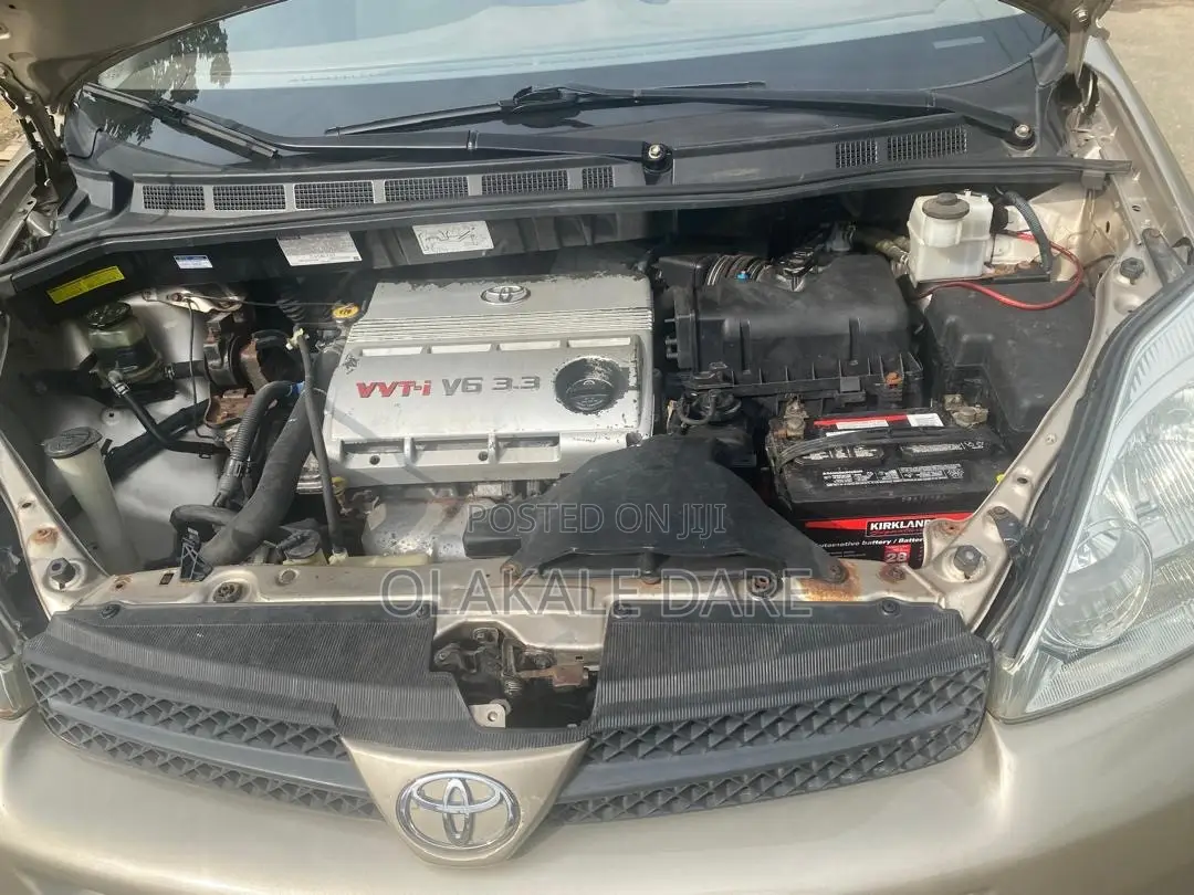 Toyota Sienna 2004 Gold