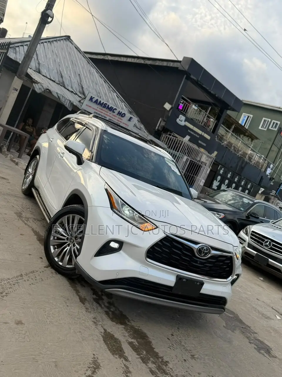 Toyota Highlander Platinum AWD 2023 White