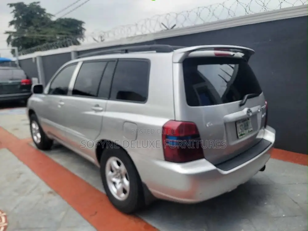 Toyota Highlander 2005 Gold