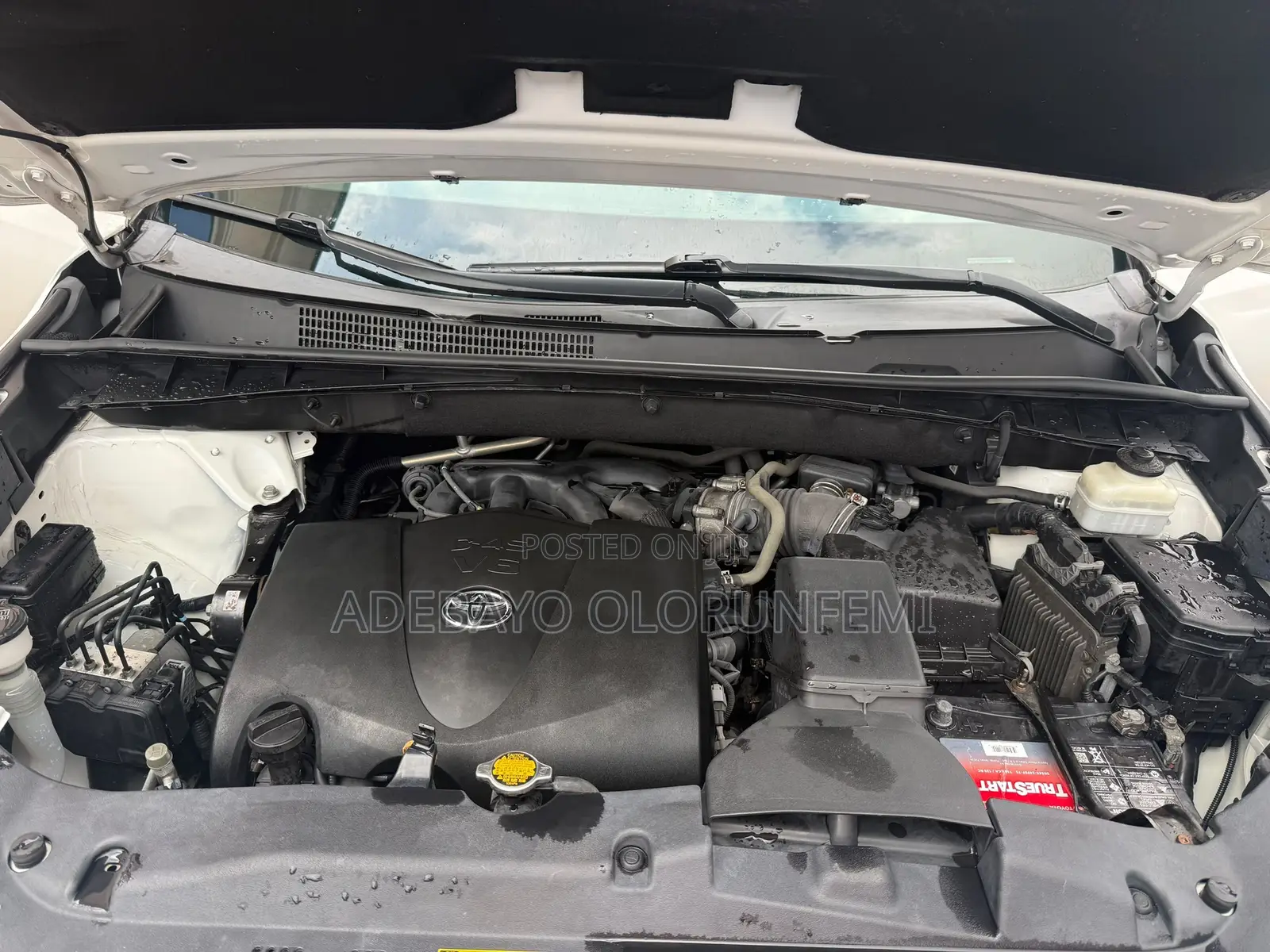 Toyota Highlander XLE 4x4 V6 (3.5L 6cyl 8A) 2017 White