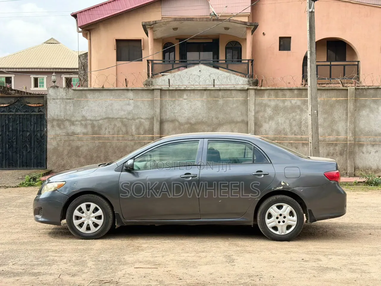 Toyota Corolla Base 4dr Sedan (1.8L 4cyl 5M) 2009 Gray