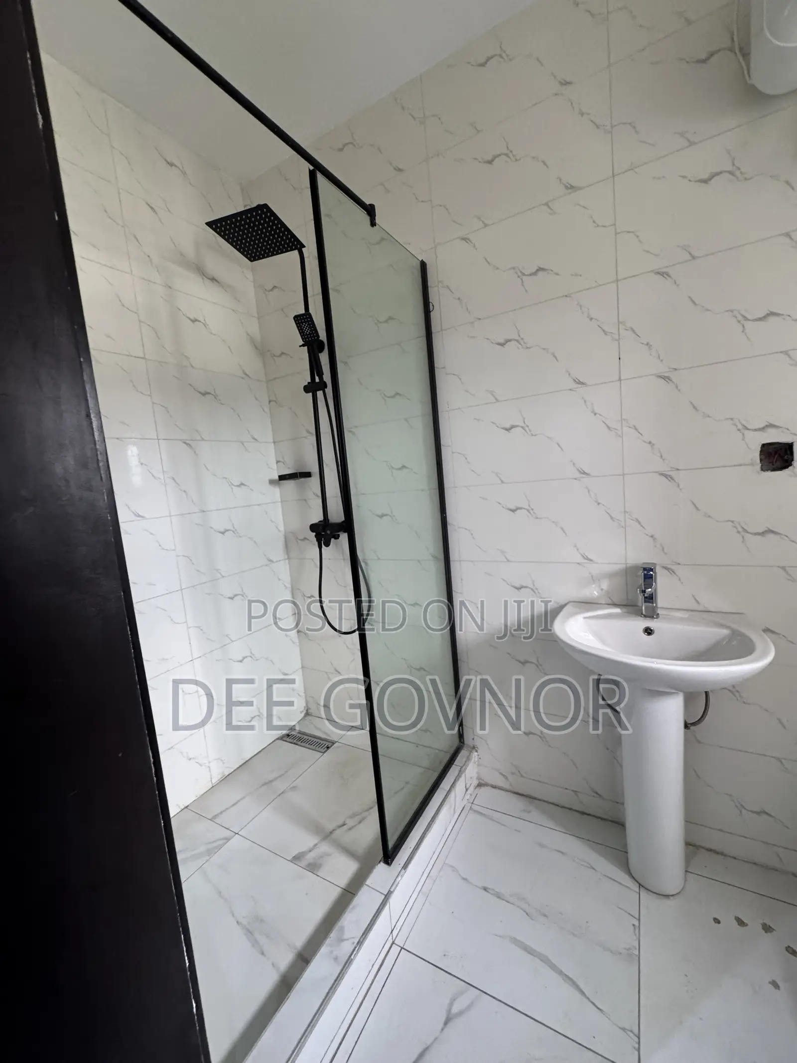Furnished 3bdrm Apartment in Lekki Phase 1 for rent