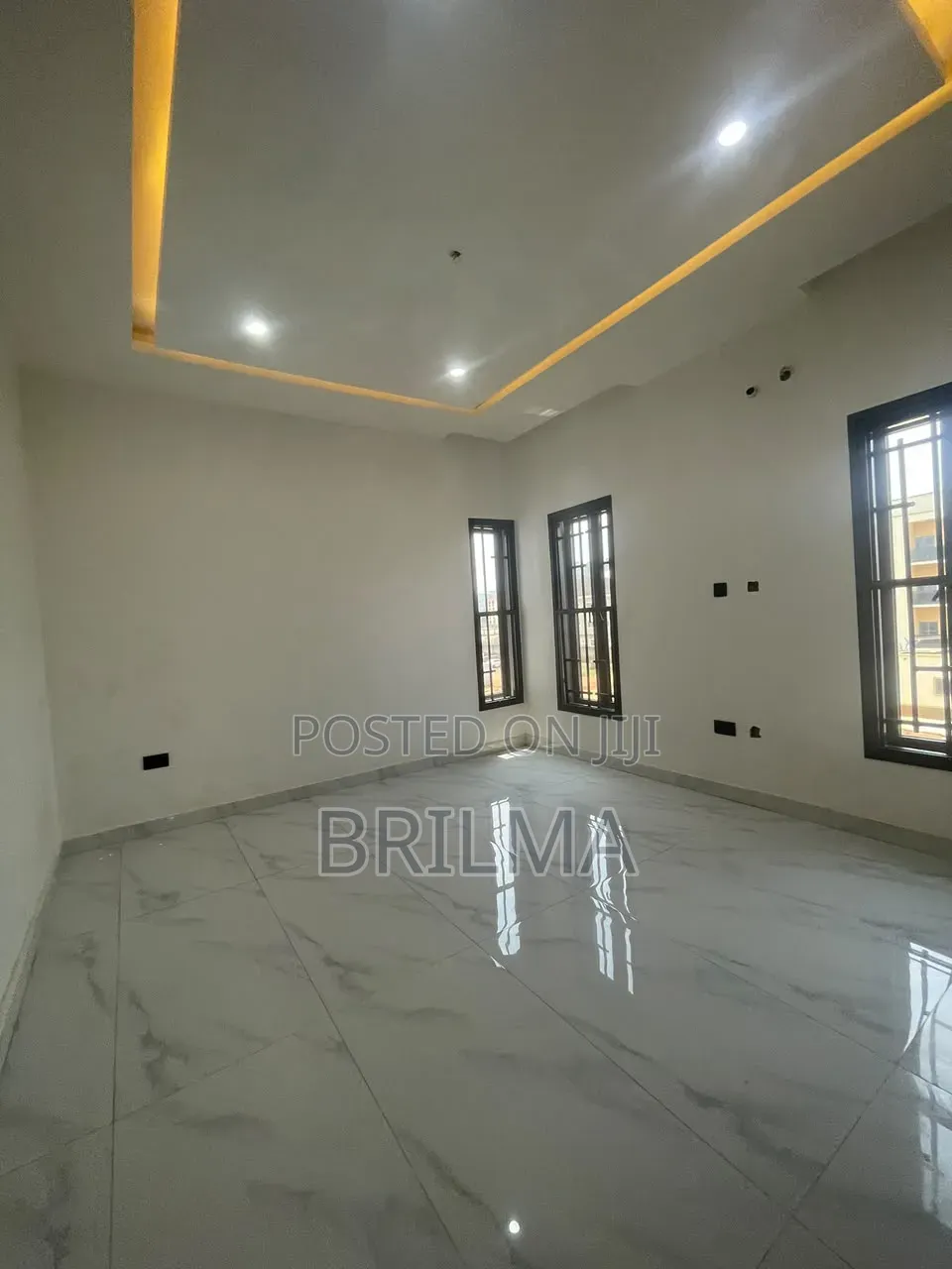 3bdrm Block of Flats in Katampe (Main) for sale