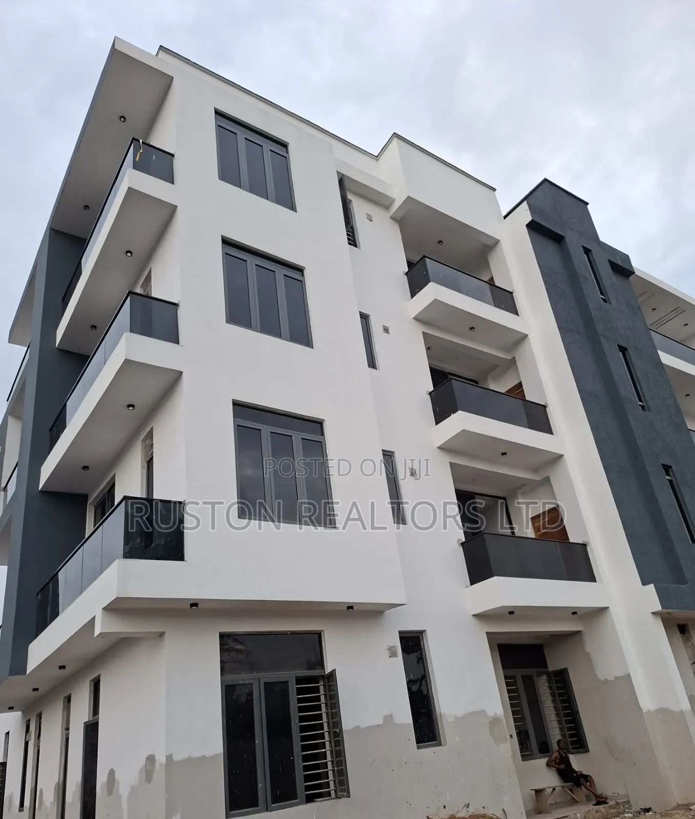 3bdrm Apartment in Ikeja GRA for sale