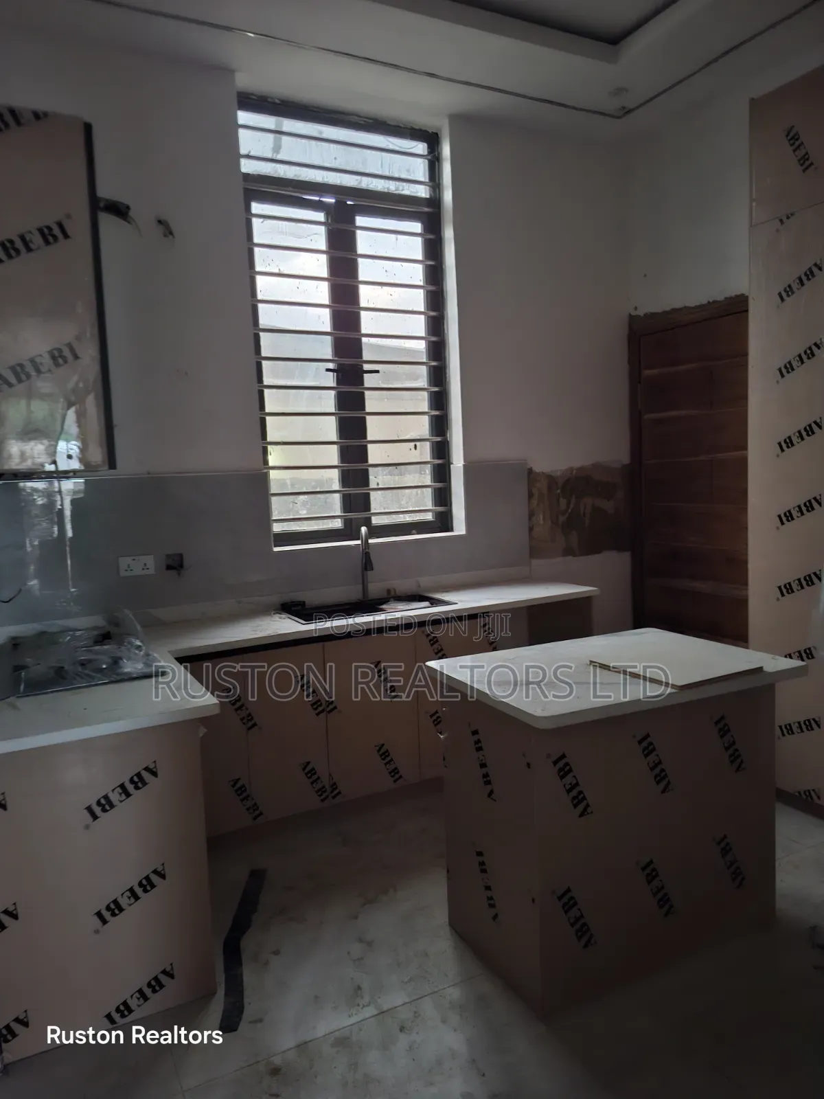 3bdrm Apartment in Ikeja GRA for sale