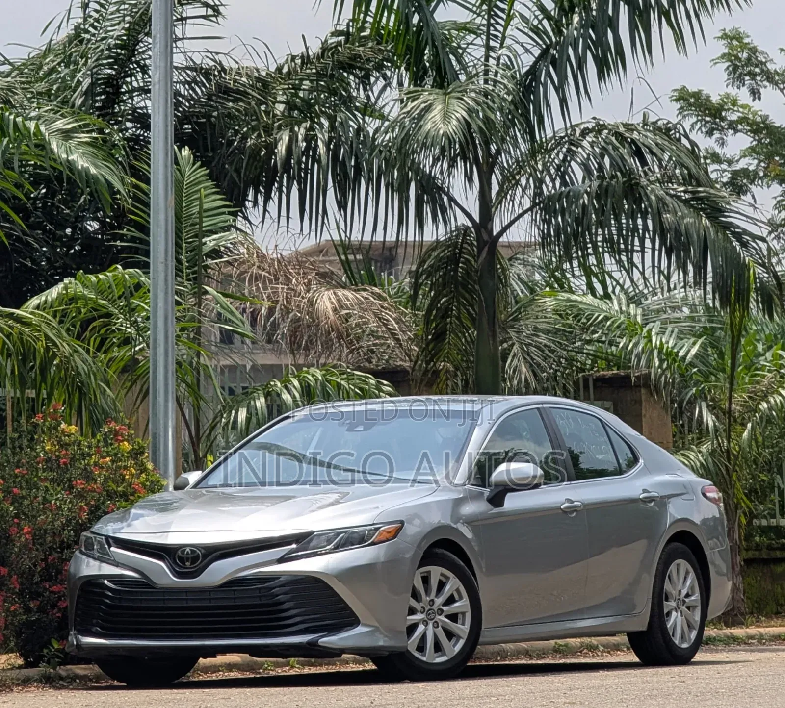 Toyota Camry LE (2.5L 4cyl 8A) 2019 Gray