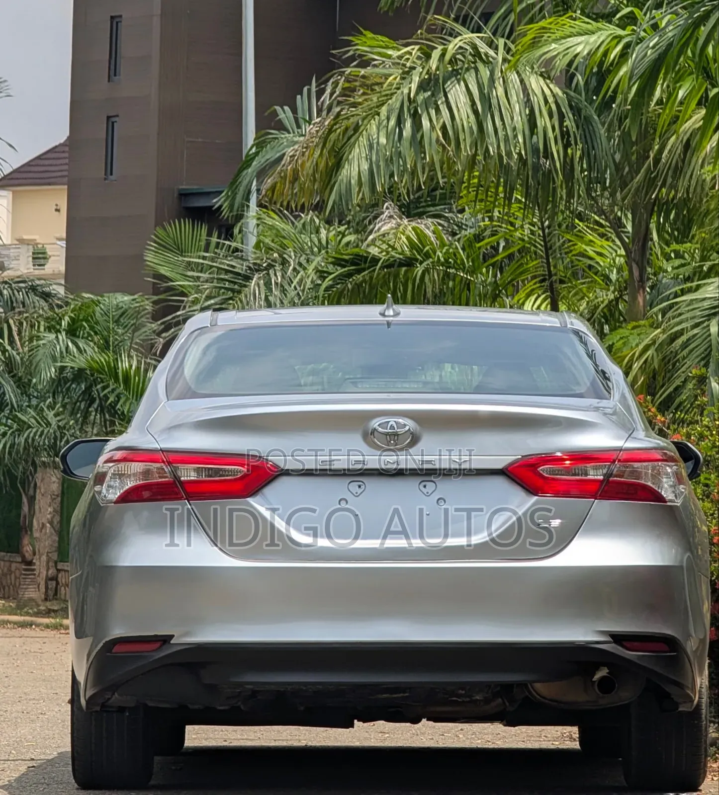 Toyota Camry LE (2.5L 4cyl 8A) 2019 Gray