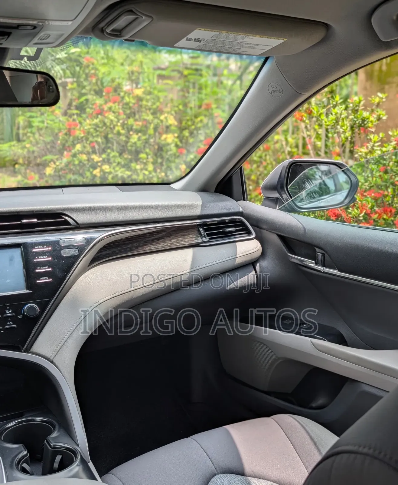 Toyota Camry LE (2.5L 4cyl 8A) 2019 Gray