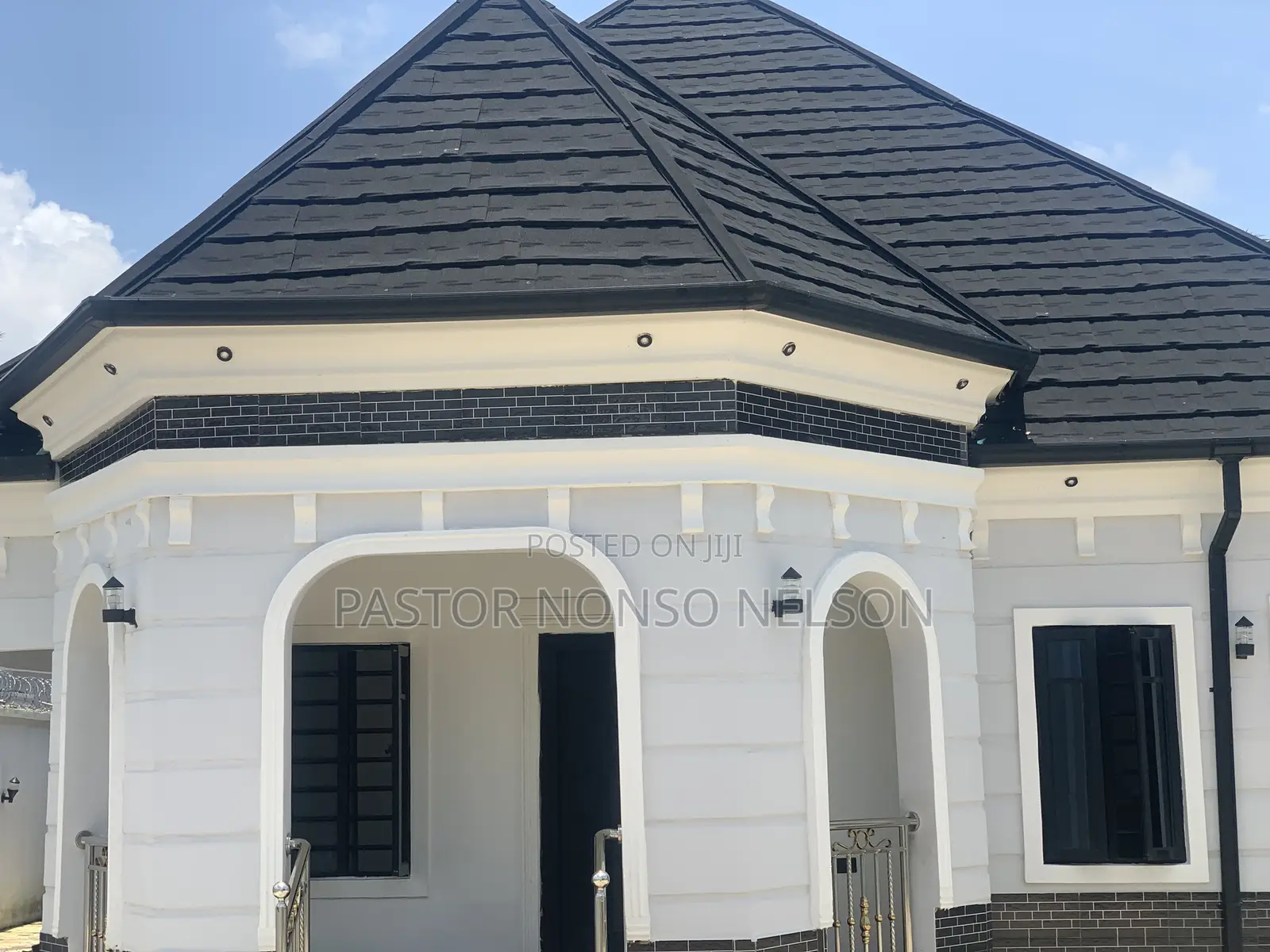 4bdrm Bungalow in Station, Ohaji/Egbema for sale