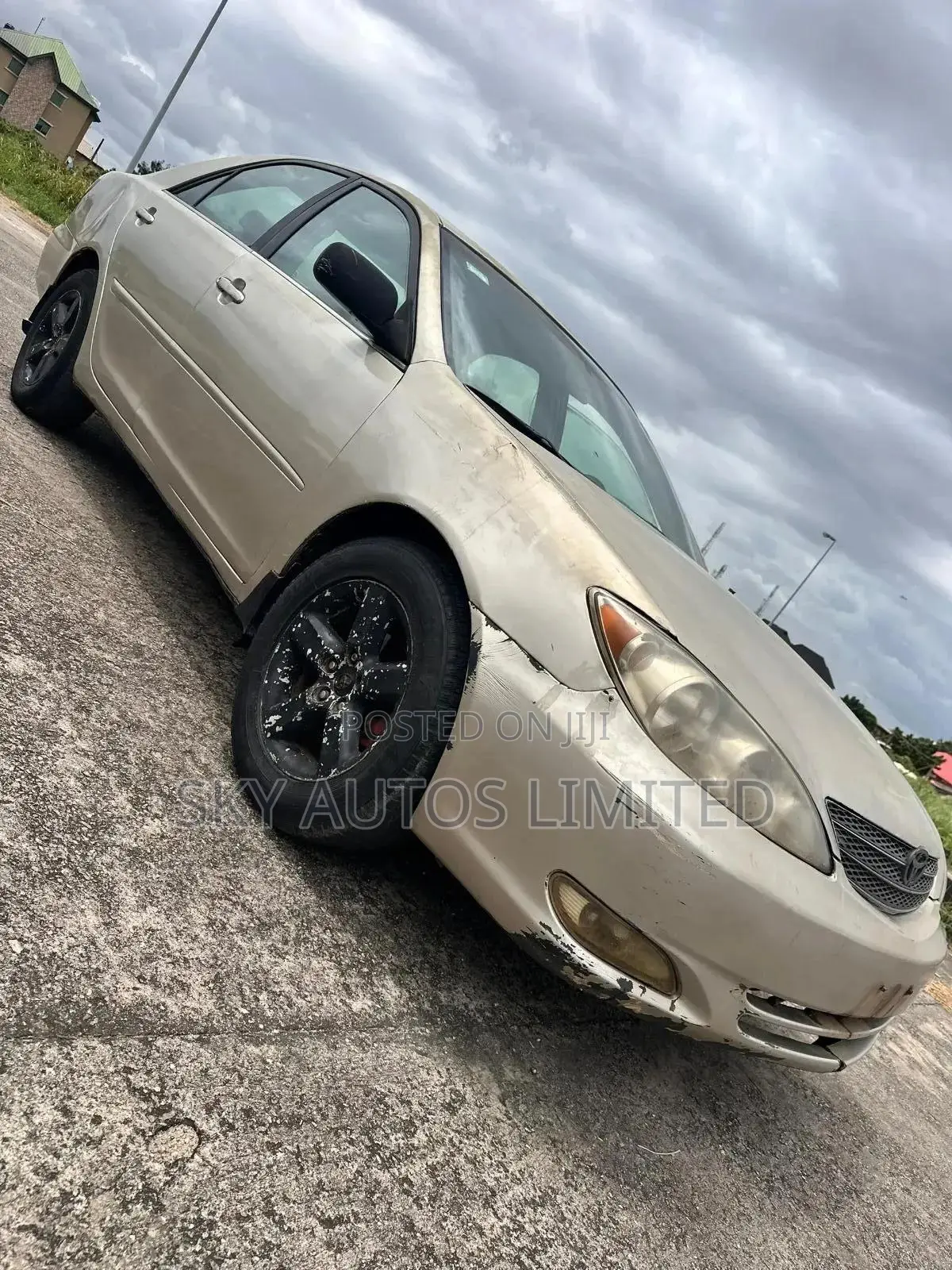 Toyota Camry LE 4dr Sedan (2.4L 4cyl 5M) 2004 Gold