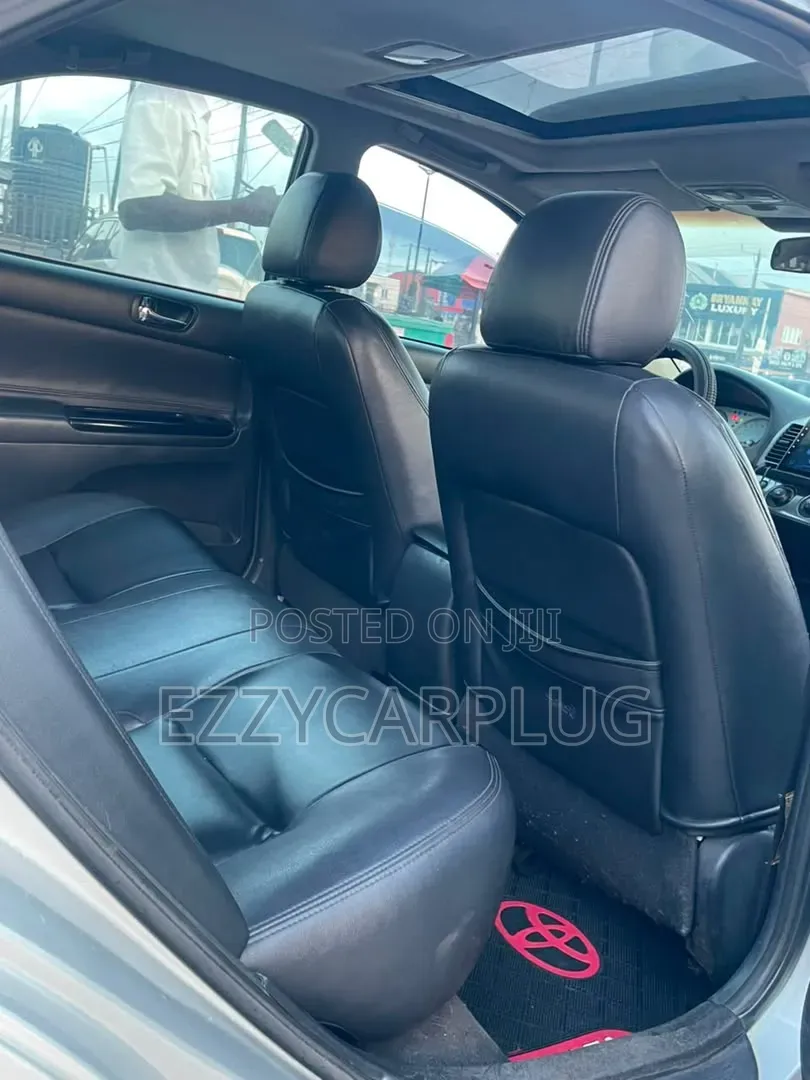 Toyota Camry 2004 Silver