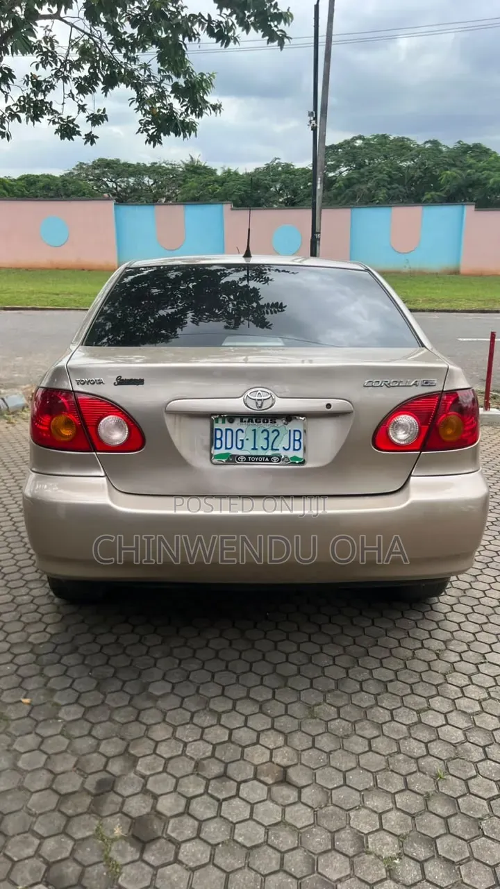 Toyota Corolla 2004 Gold