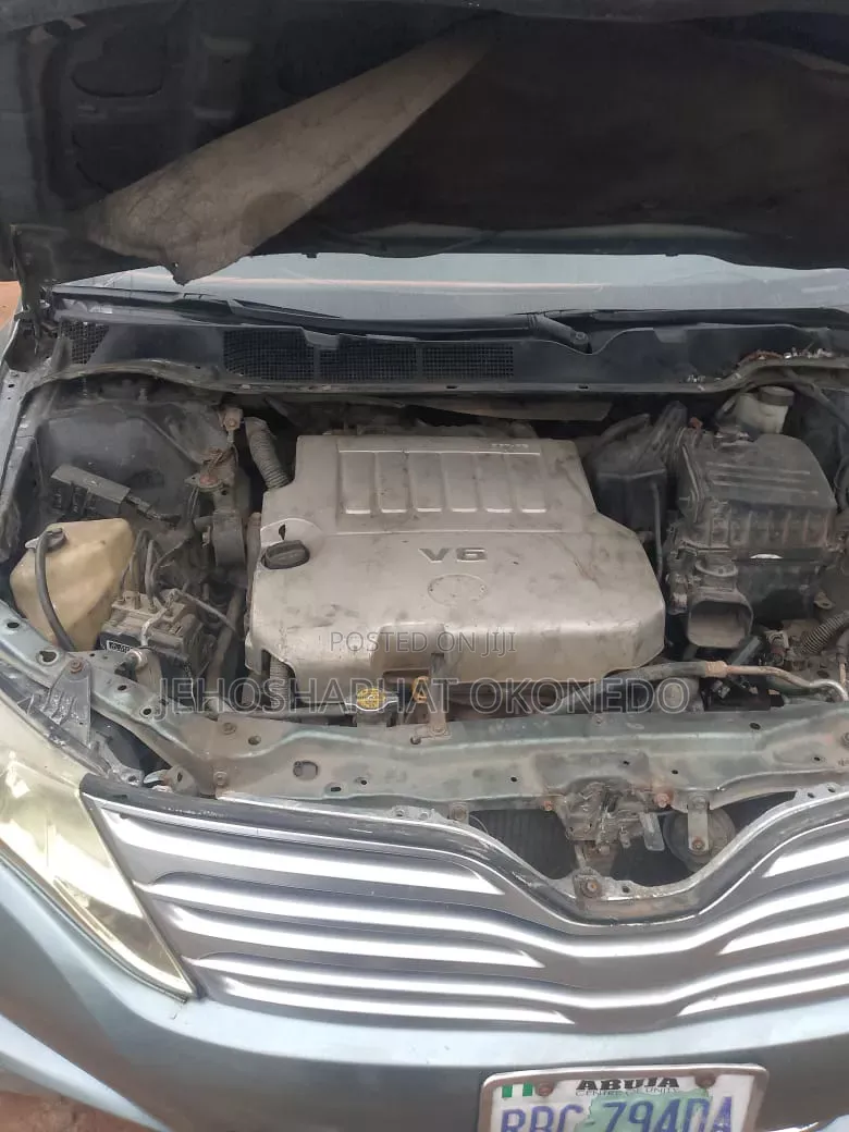 Toyota Venza LE 2010 Teal