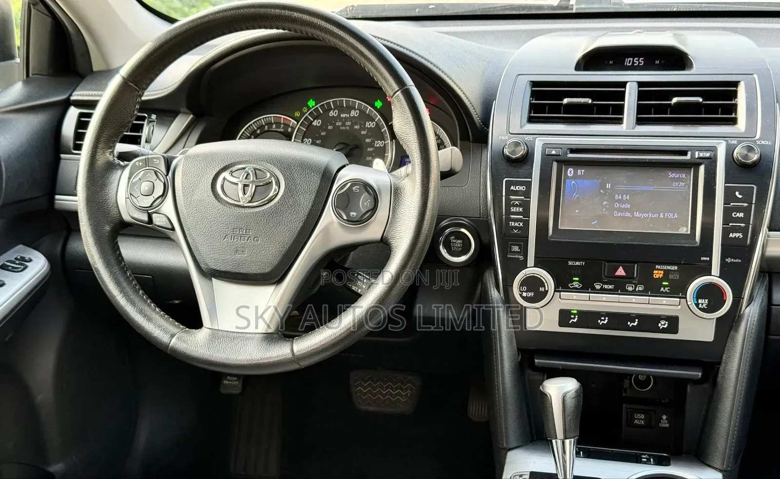 Toyota Camry XLE V6 4dr Sedan (3.5L 6cyl 6A) 2013 Silver