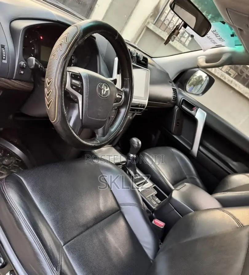 Toyota Land Cruiser Prado 2019 Black