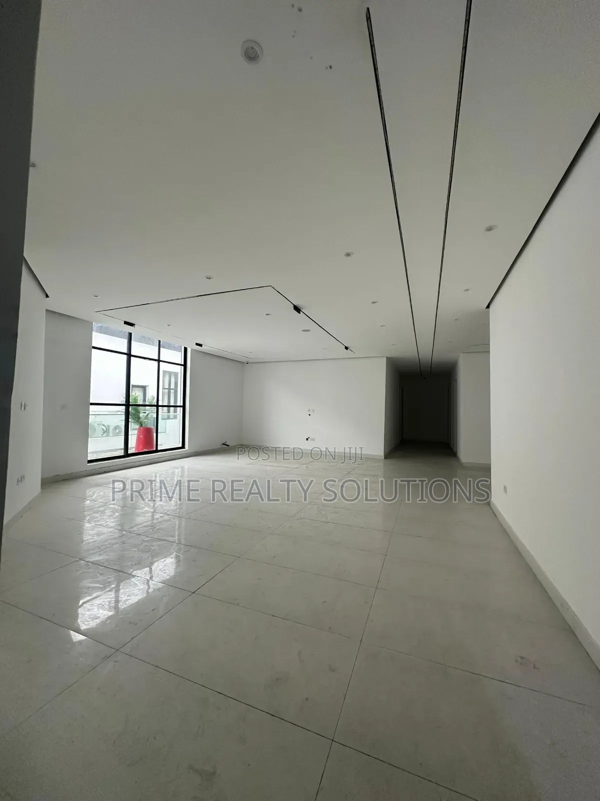 Furnished 4bdrm Penthouse in Lekki Phase 1 for sale