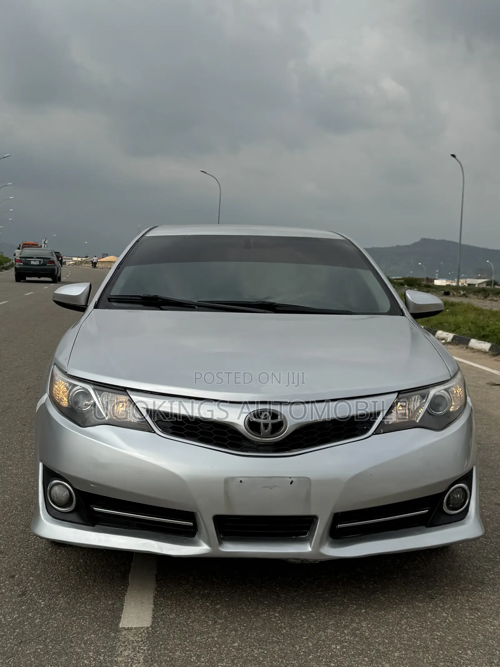 Toyota Camry SE 4dr Sedan (2.5L 4cyl 6A) 2013 Silver
