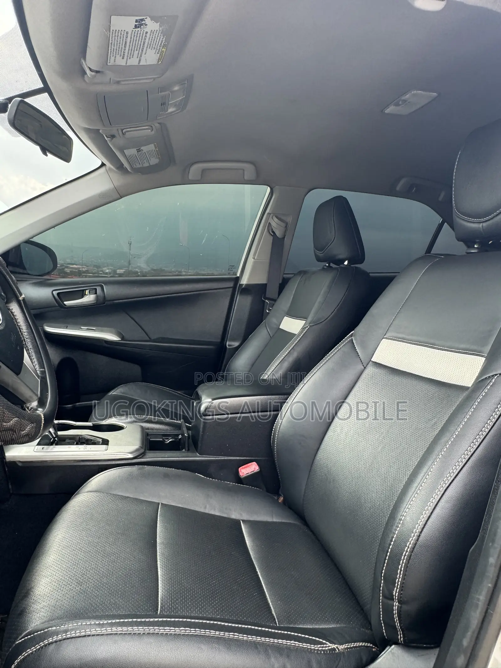 Toyota Camry SE 4dr Sedan (2.5L 4cyl 6A) 2013 Silver