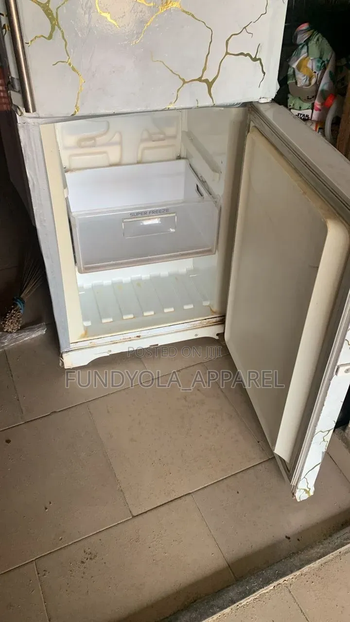 365liters Hotpoint Fridge and Freezer