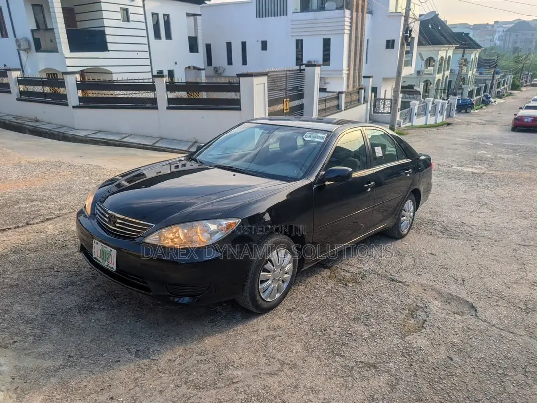 Toyota Camry LE 4dr Sedan (2.4L 4cyl 5A) 2005 Black