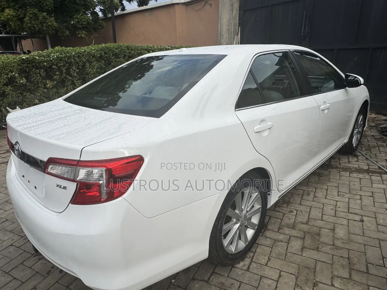 Toyota Camry XLE V6 4dr Sedan (3.5L 6cyl 6A) 2012 White