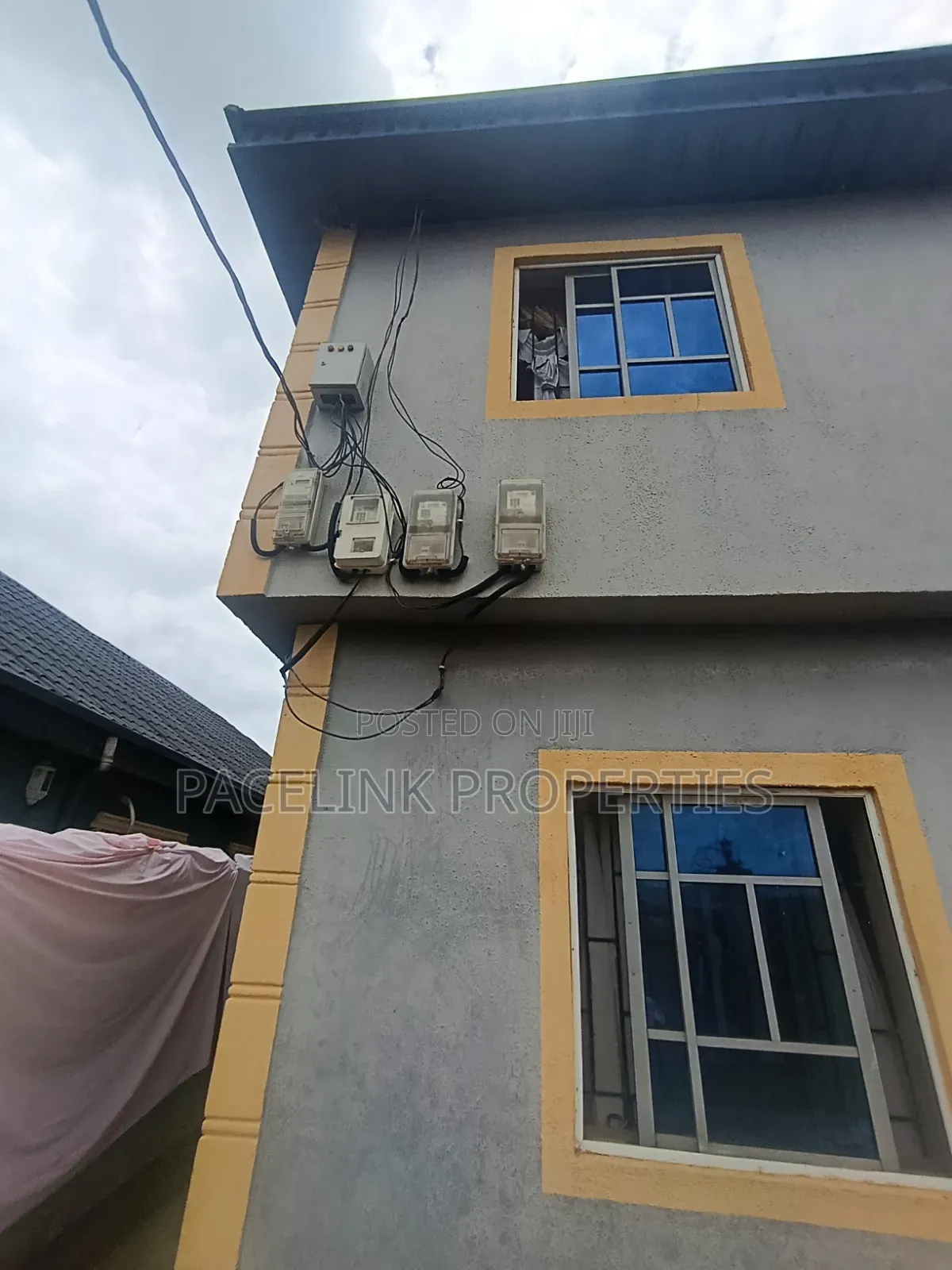 8bdrm Block of Flats in Ayobo for sale