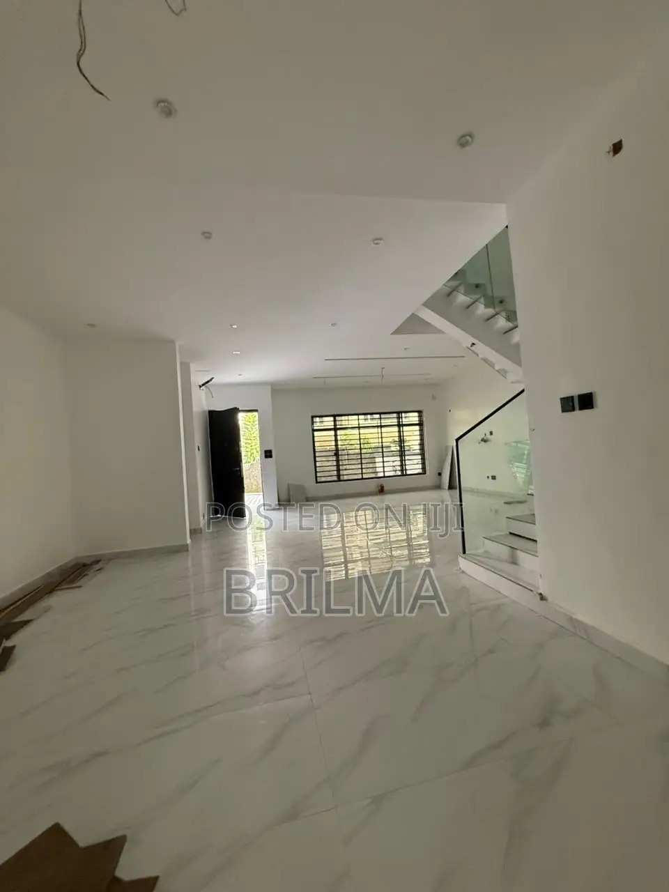 4bdrm Duplex in Guzape District for sale