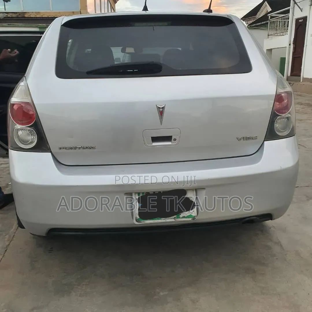 Pontiac Vibe 2.4 4WD 2009 Silver