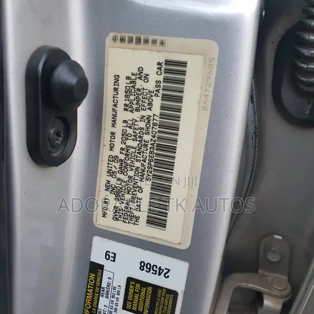 Pontiac Vibe 2.4 4WD 2009 Silver
