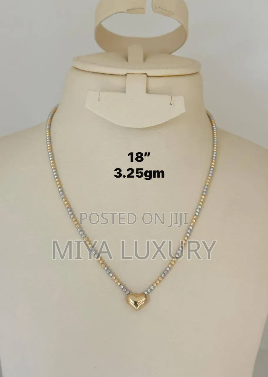 18karat Stylish Gold Neckpiece
