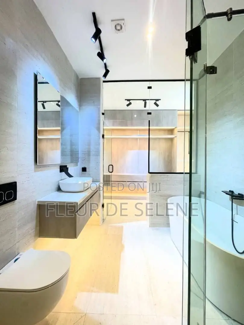 2bdrm Penthouse in Lekki Phase 1 for sale