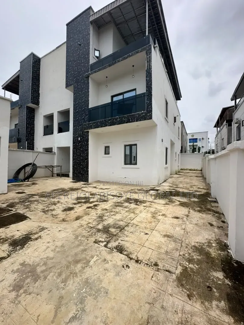 4bdrm Duplex in Orchacho Estate for rent