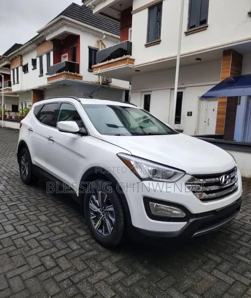 Hyundai Santa Fe SE AWD 2016 White