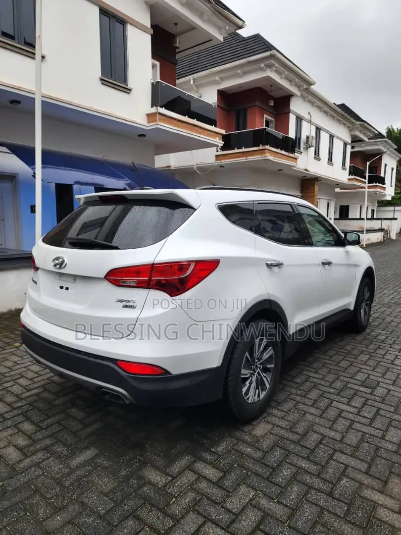 Hyundai Santa Fe SE AWD 2016 White