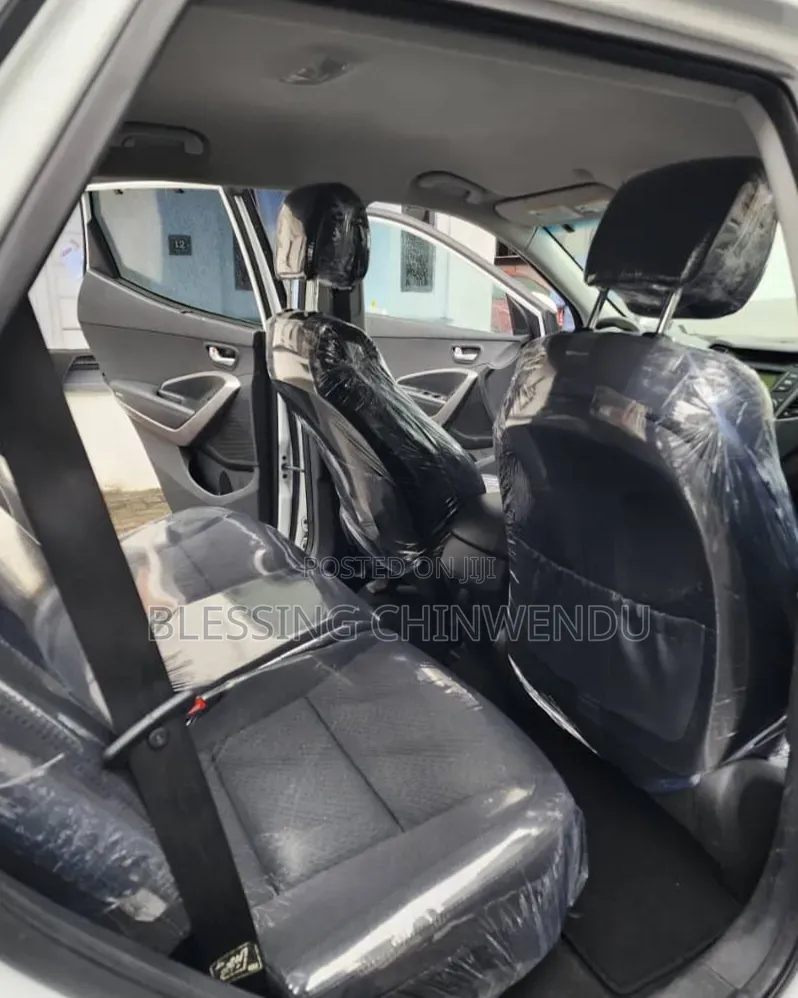 Hyundai Santa Fe SE AWD 2016 White