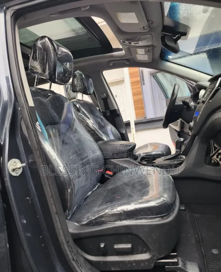 Hyundai Santa Fe Limited w/Saddle Interior 4dr SUV AWD (3.3L 6cyl 6A)