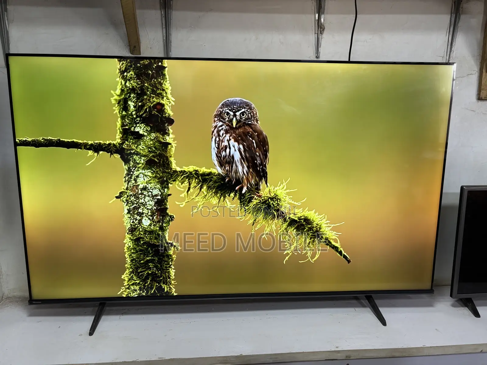 Hisense 65inches Smart TV