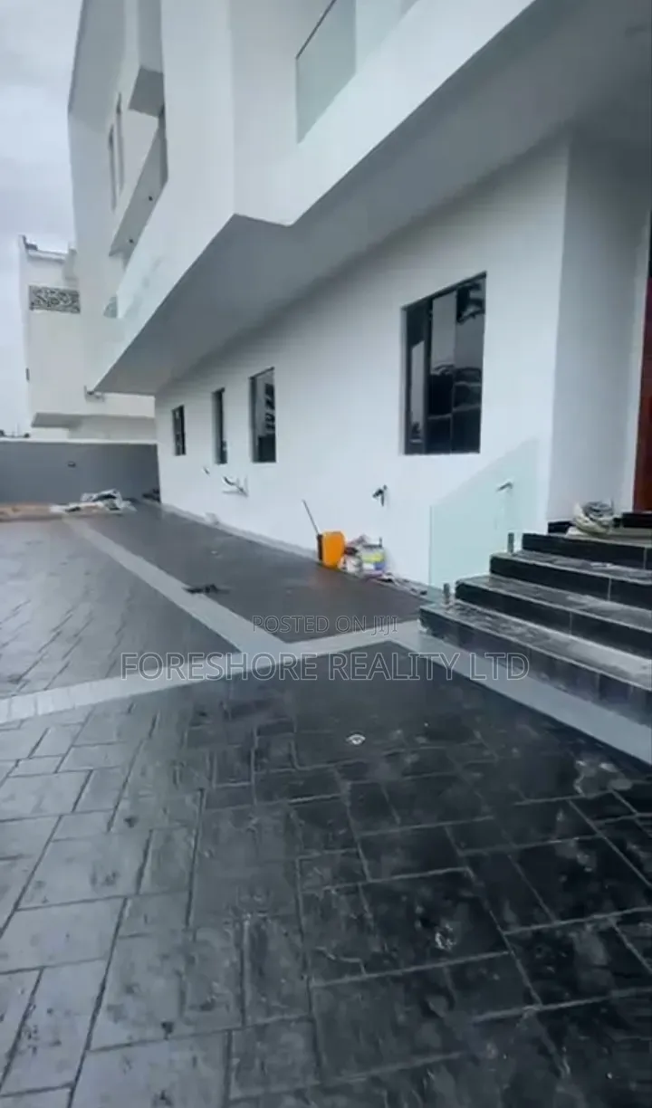 4bdrm Duplex in Ogudu Gra for sale
