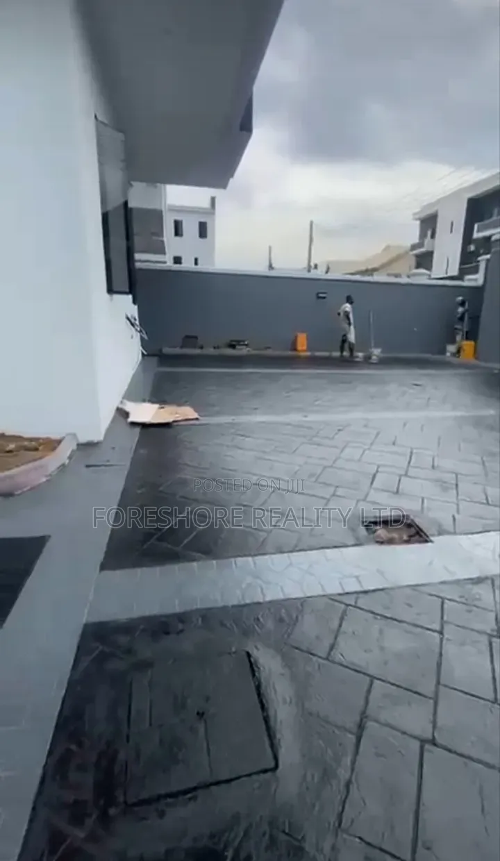 4bdrm Duplex in Ogudu Gra for sale